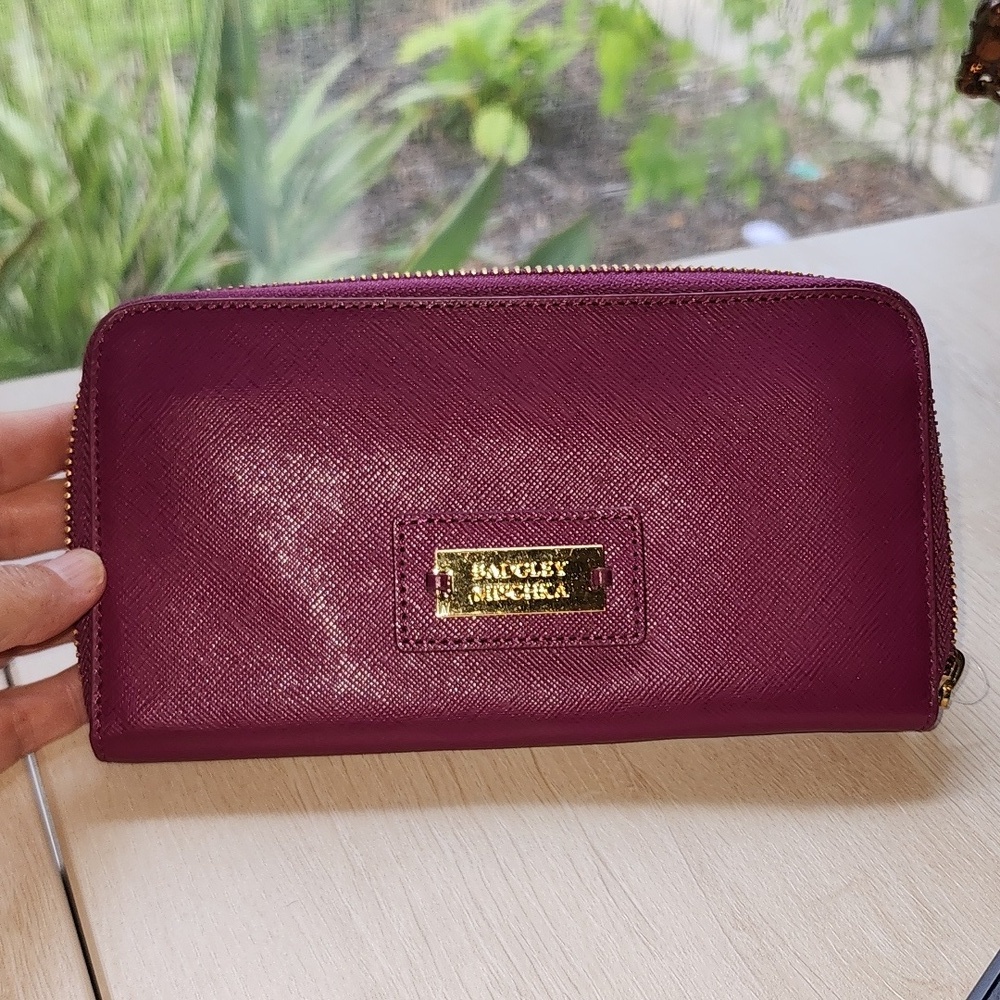 EUC‎ Badgley Mischka Plum/fuschia wallet